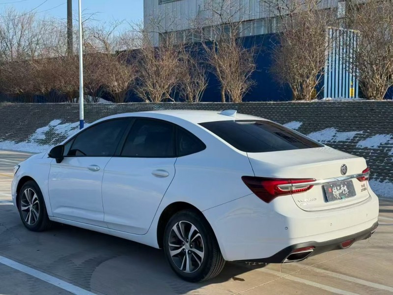 青岛21年别克威朗8