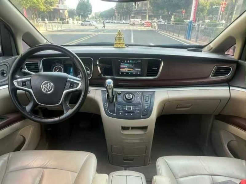 湛江18年别克GL84