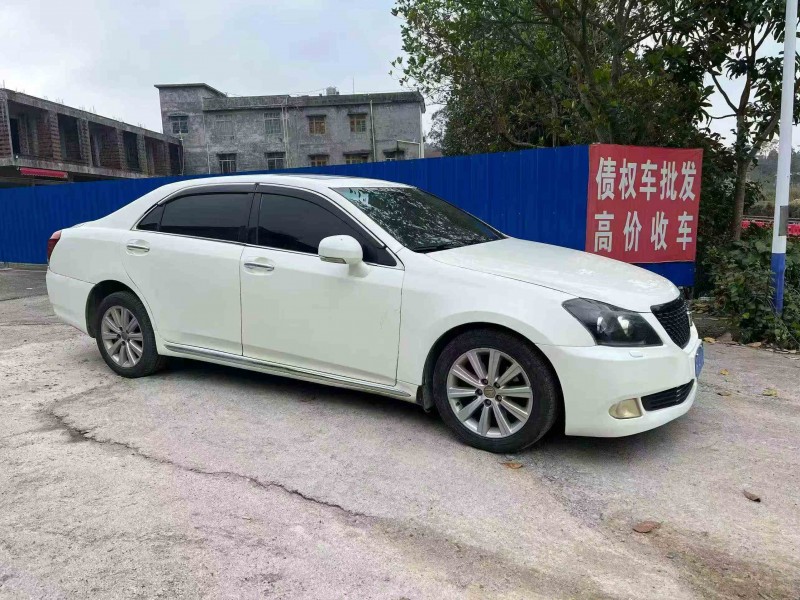 梧州11年丰田皇冠2