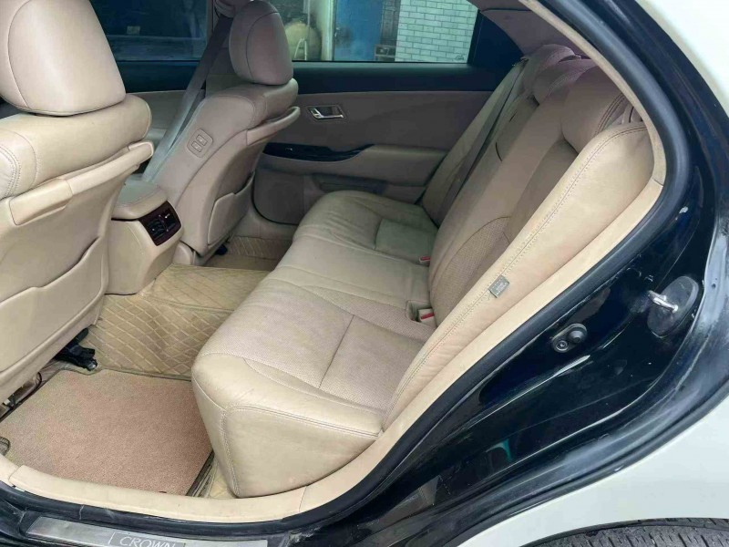 梧州11年丰田皇冠6