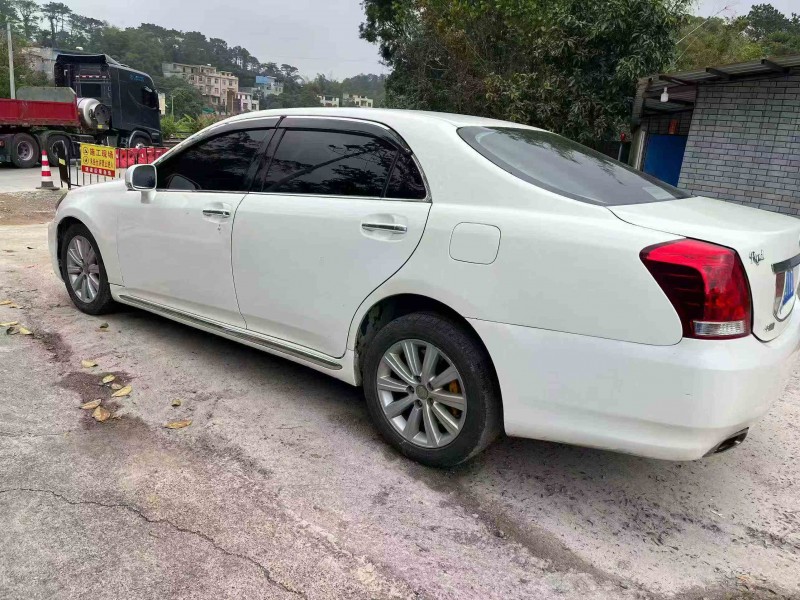 梧州11年丰田皇冠7