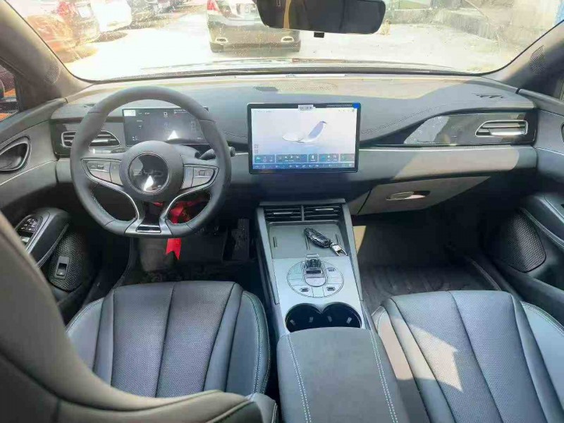 北海25年比亚迪海豹6