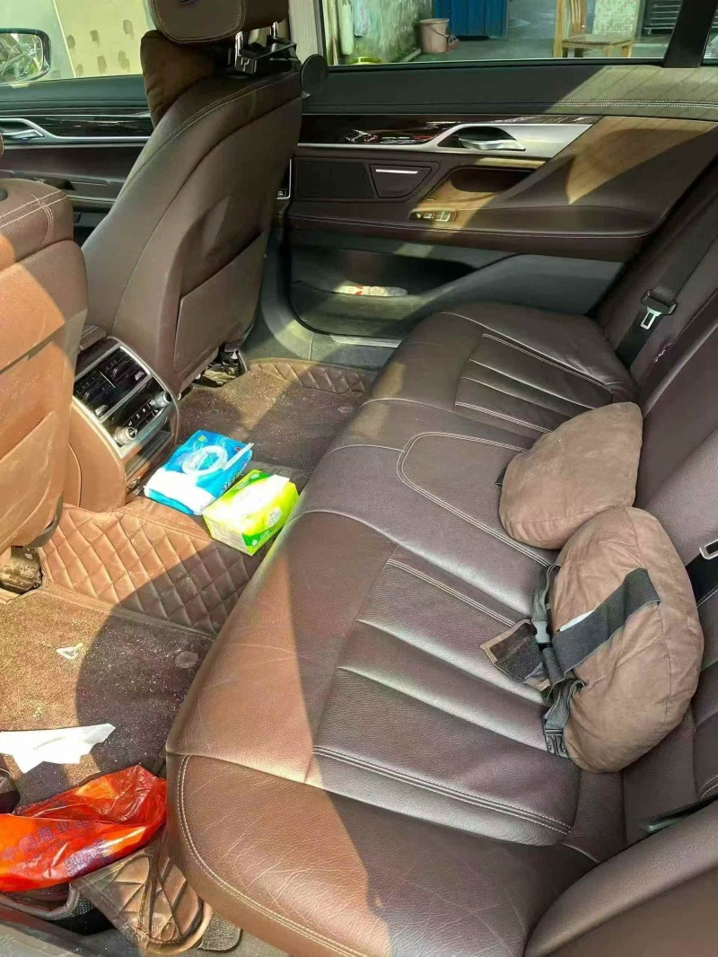 广州17年宝马7系4