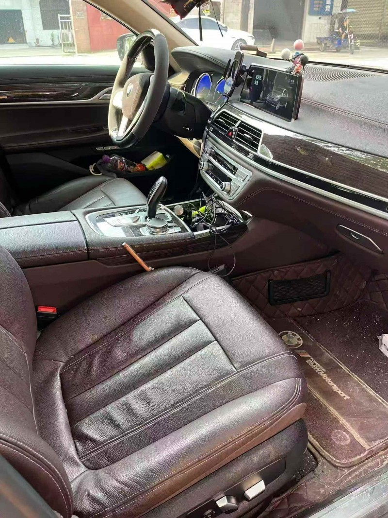 广州17年宝马7系8