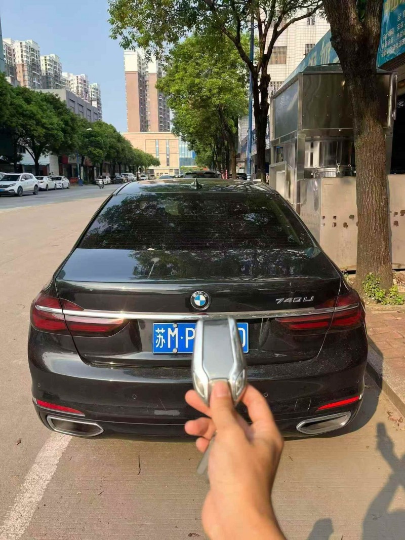 广州17年宝马7系9