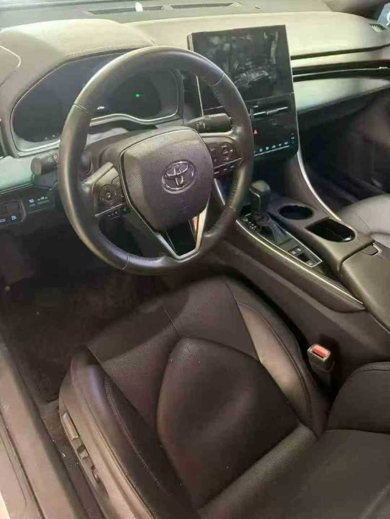 钦州23年丰田亚洲龙5