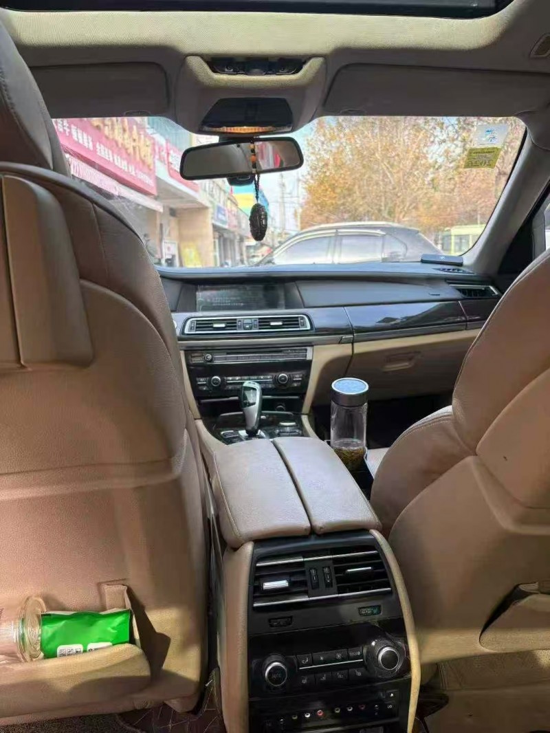 济南11年宝马7系6