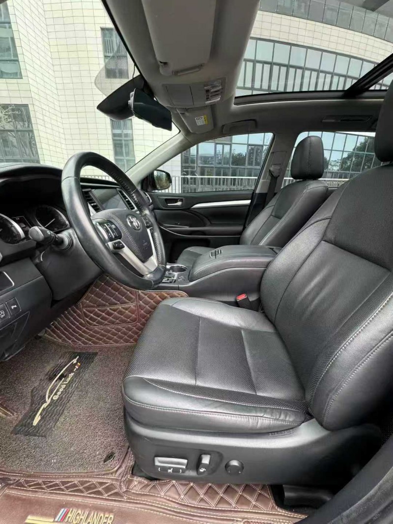 佛山19年丰田汉兰达4
