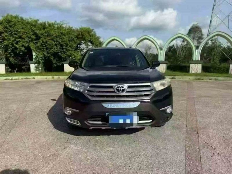 贵港13年丰田汉兰达1