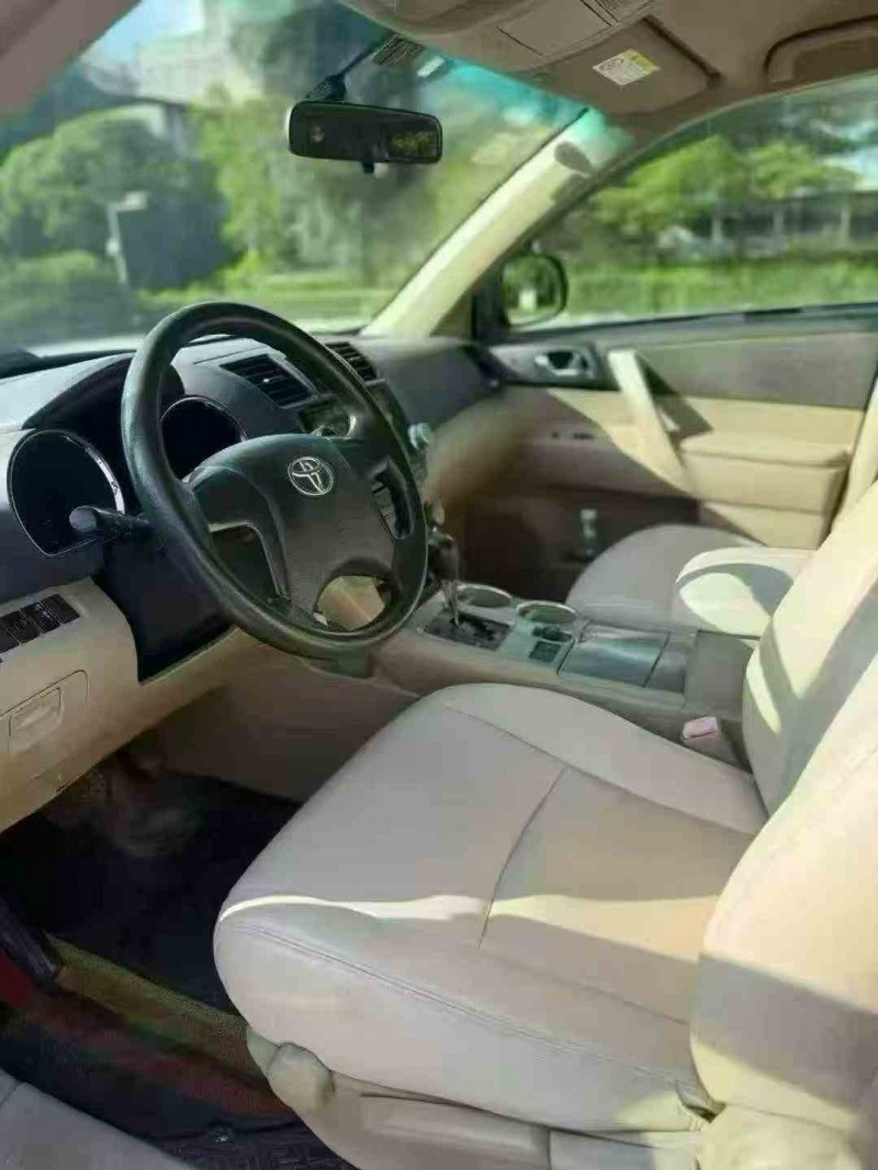 贵港13年丰田汉兰达4