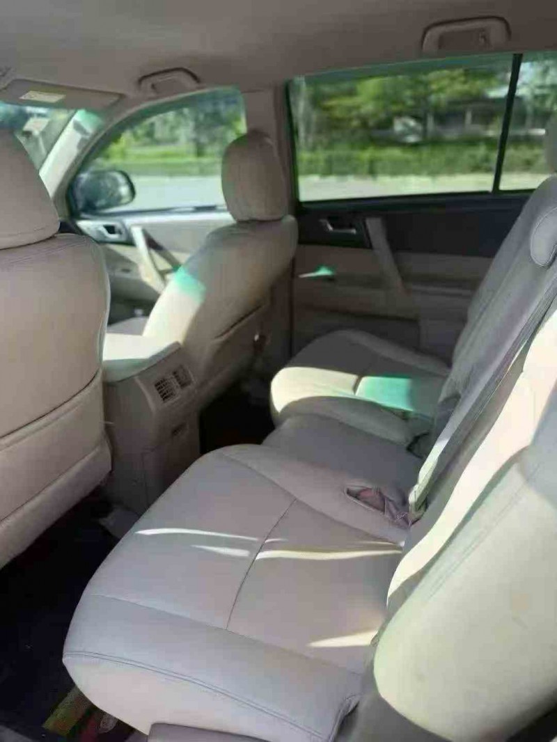 贵港13年丰田汉兰达6