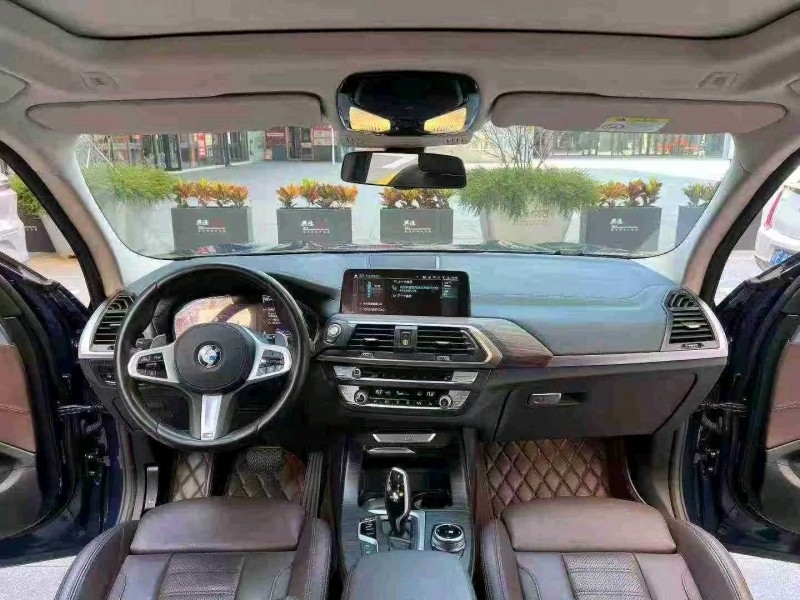 广州21年宝马X34