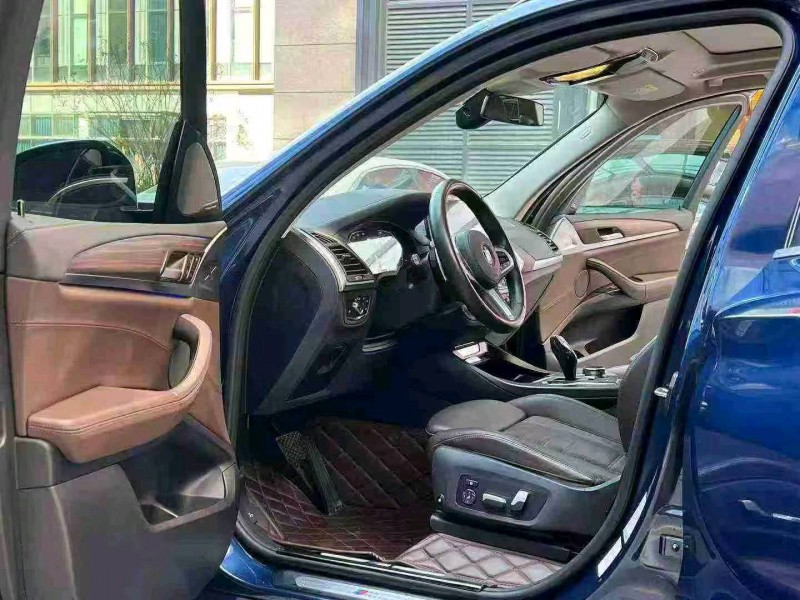 广州21年宝马X35