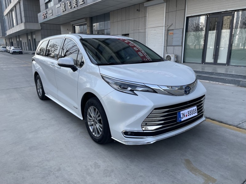 济宁22年丰田塞纳3