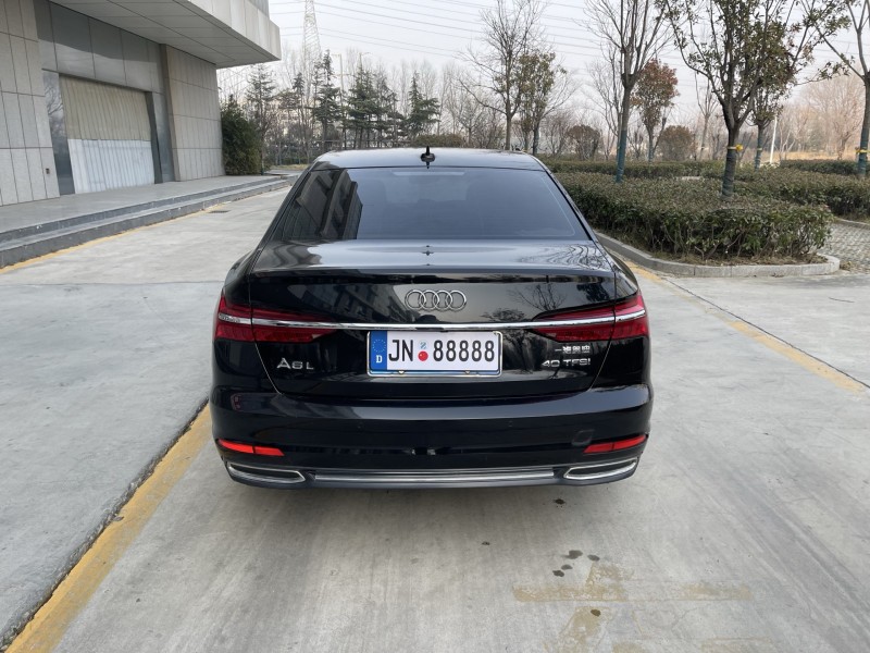 济宁21年奥迪A6L8