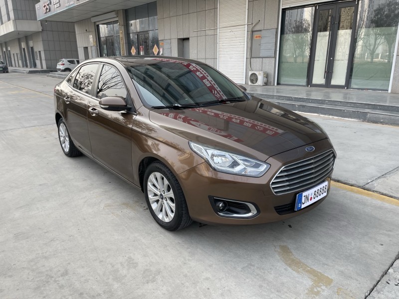 济宁17年福特福克斯3