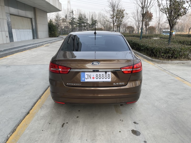 济宁17年福特福克斯9