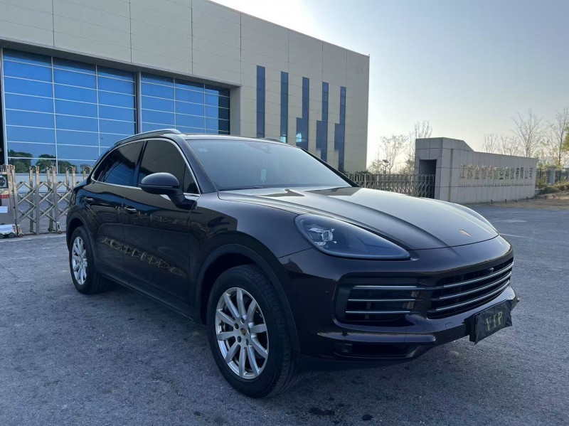 无锡18年保时捷卡宴2