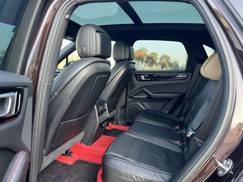 无锡18年保时捷卡宴5