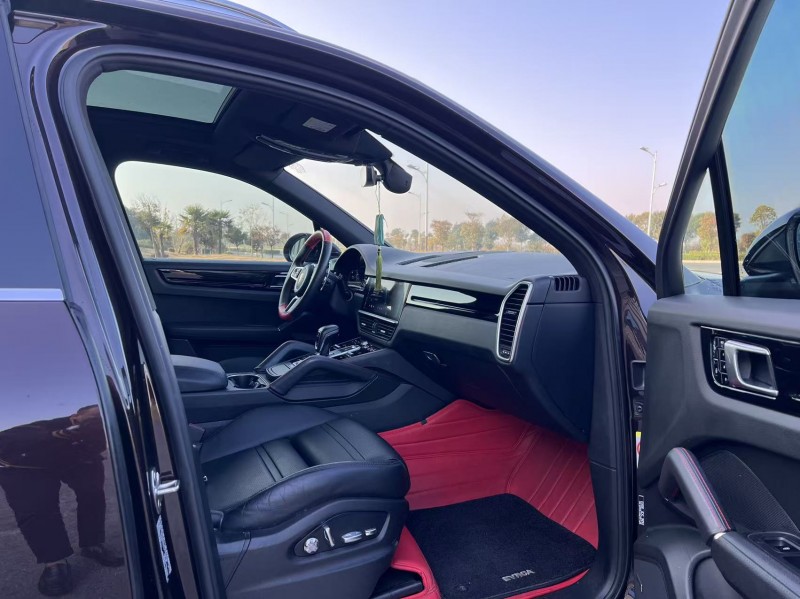 无锡18年保时捷卡宴6