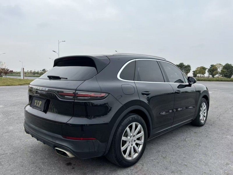 常州18年保时捷卡宴9