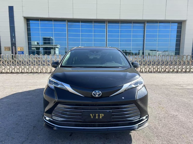 苏州23年丰田塞纳1