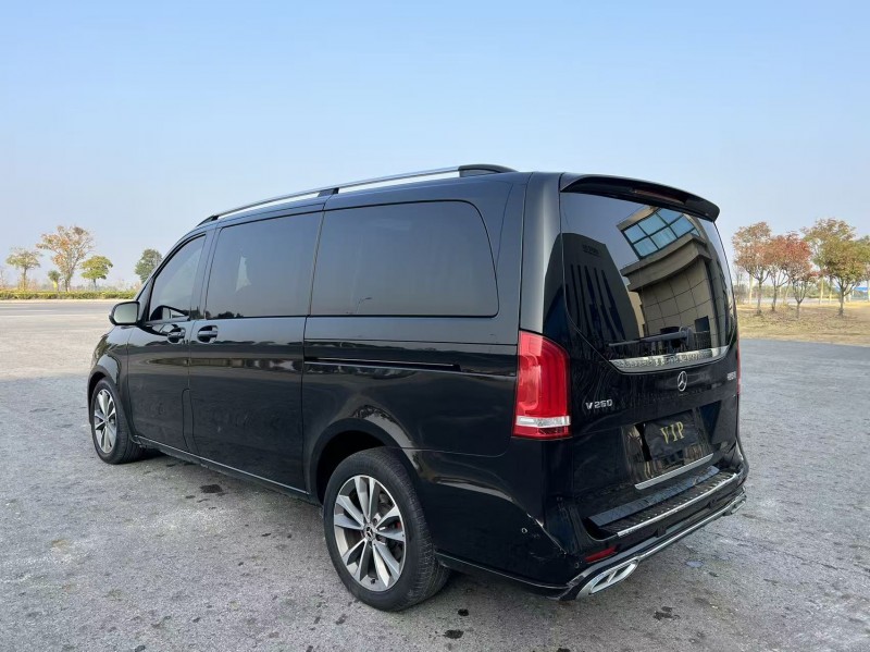 连云港21年奔驰V8