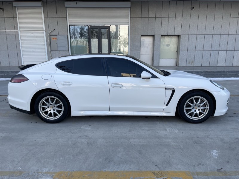 济宁12年保时捷帕拉梅拉7