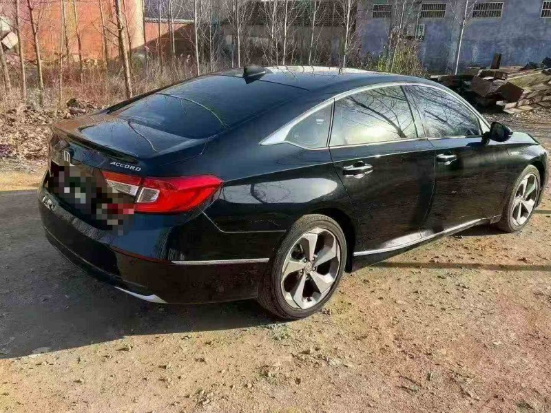 临沂19年本田雅阁7