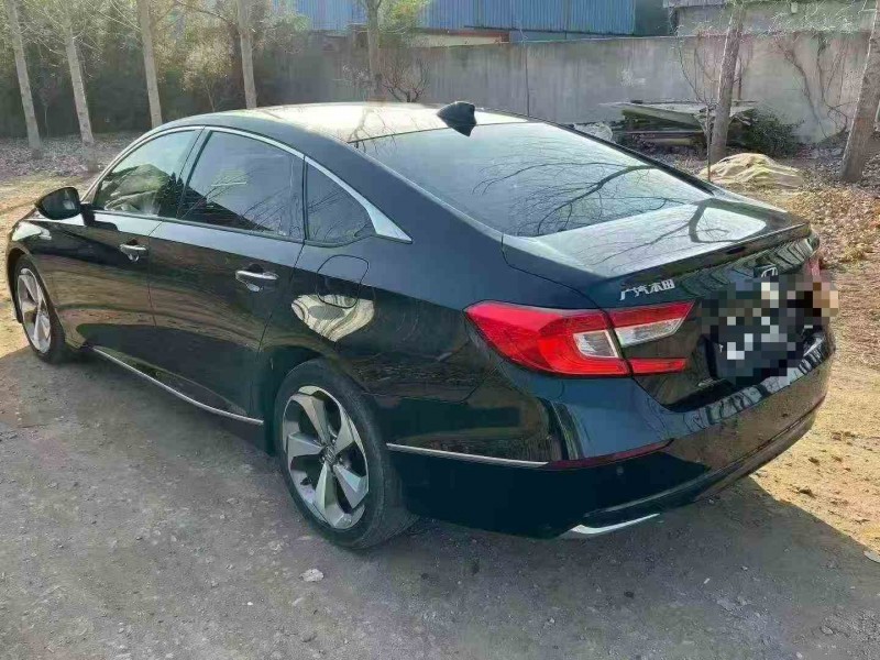 临沂19年本田雅阁8