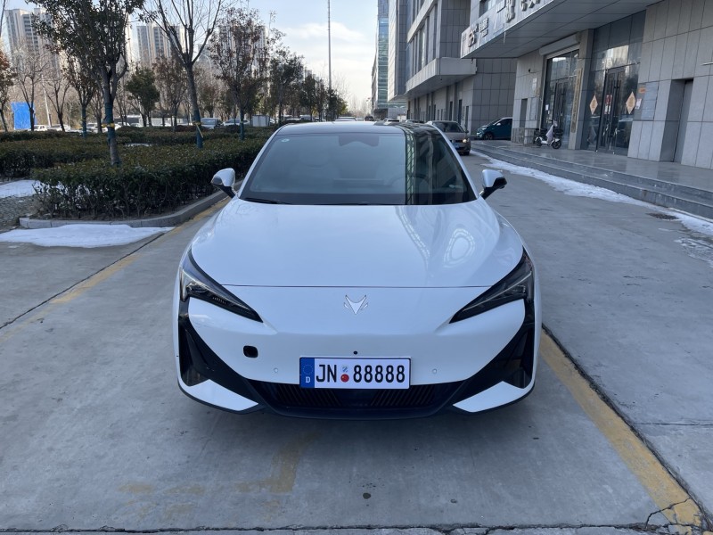 济宁25年极狐汽车阿尔法1