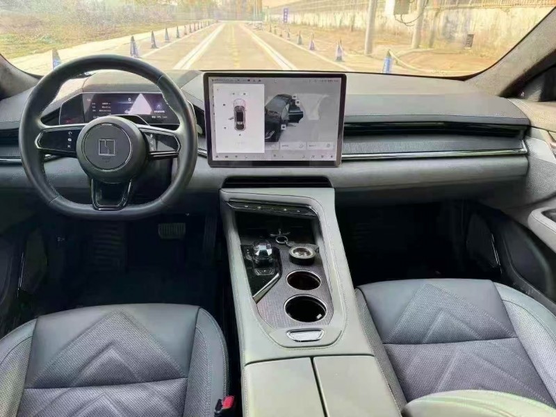 菏泽23年极氪汽车0014