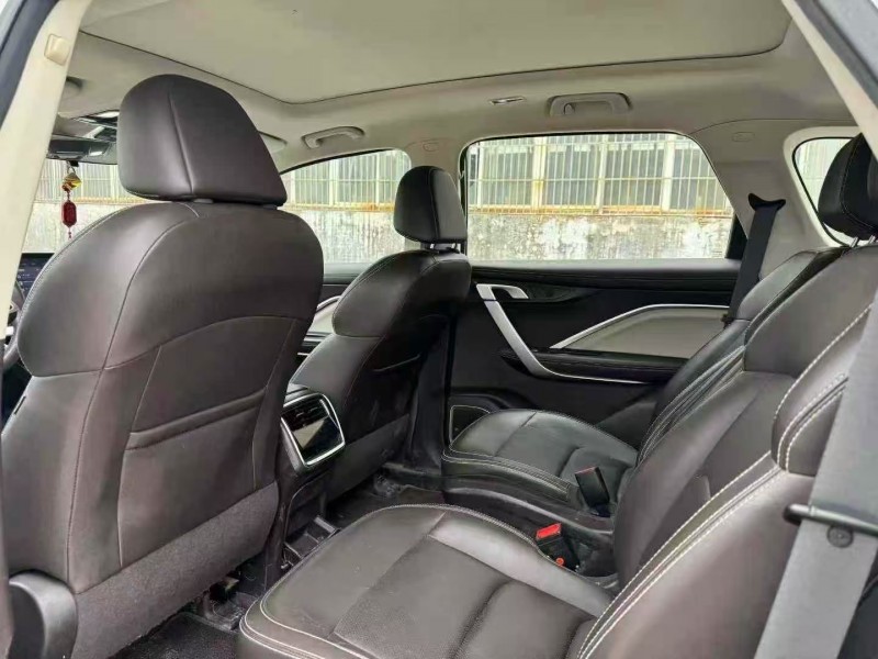 菏澤20年吉利帝豪5