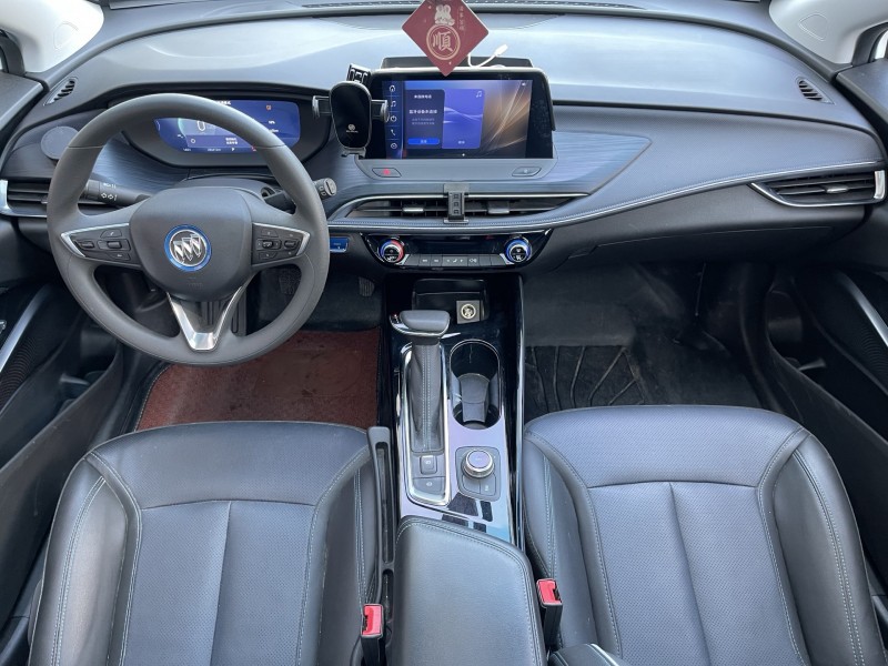 济宁24年别克微蓝4