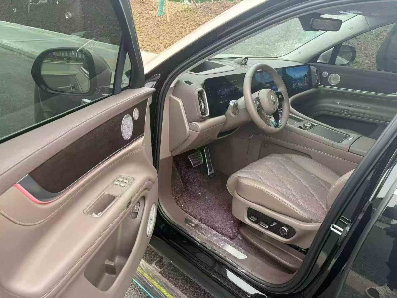 重庆25年华为智选问界6