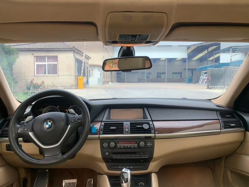 徐州09年宝马X68