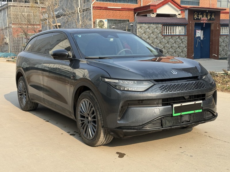 新乡24年零跑汽车C113