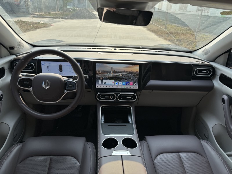 新乡24年零跑汽车C115