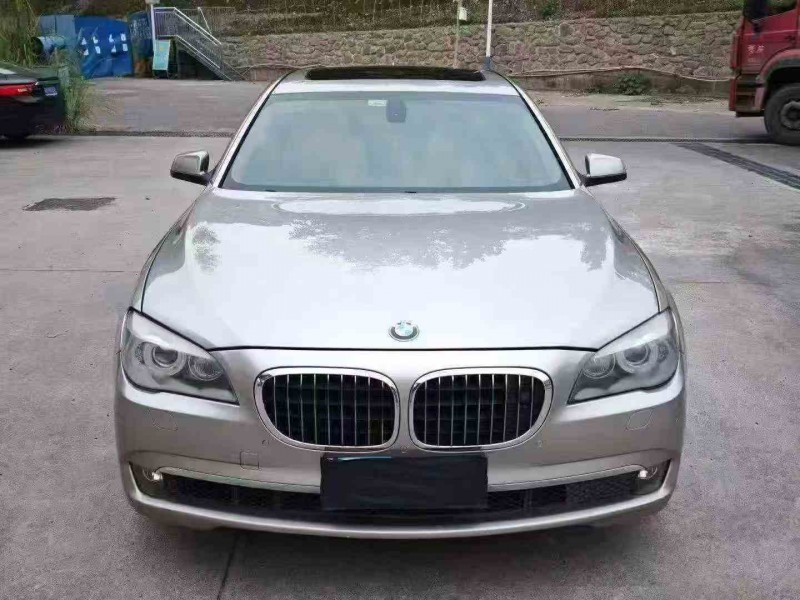 重庆12年宝马7系1