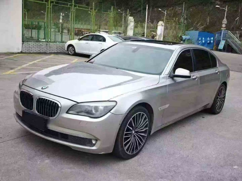 重庆12年宝马7系3