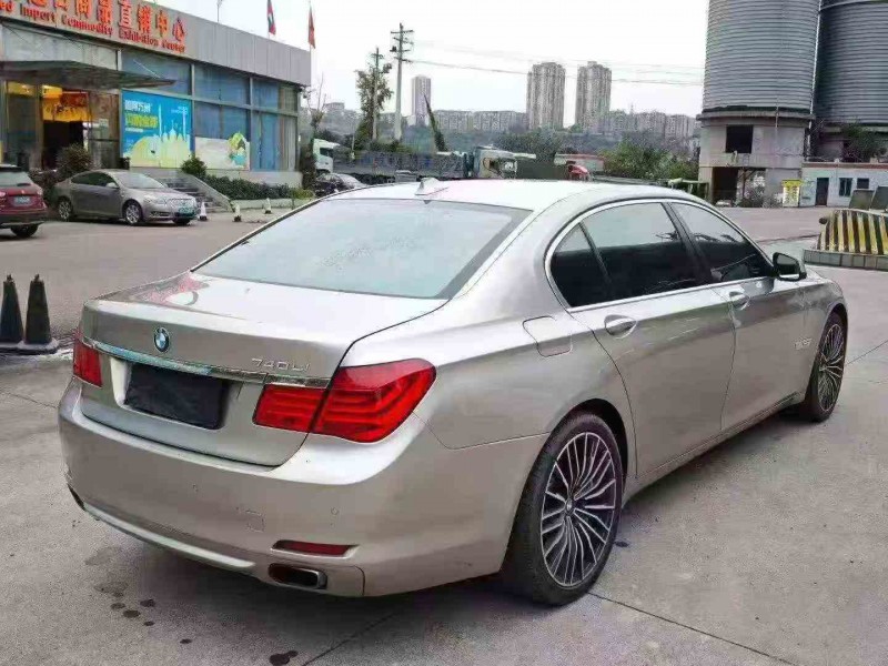 重庆12年宝马7系7