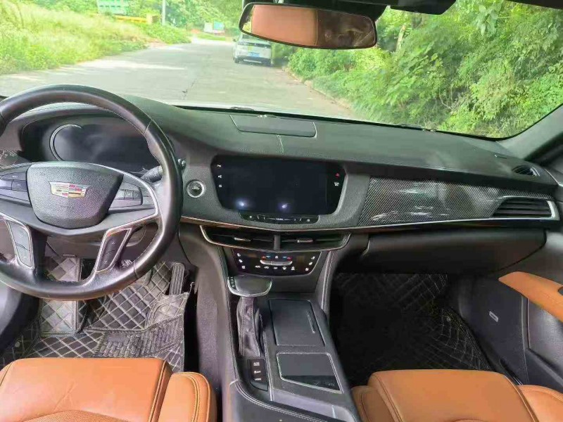 遂宁17年凯迪拉克CT64