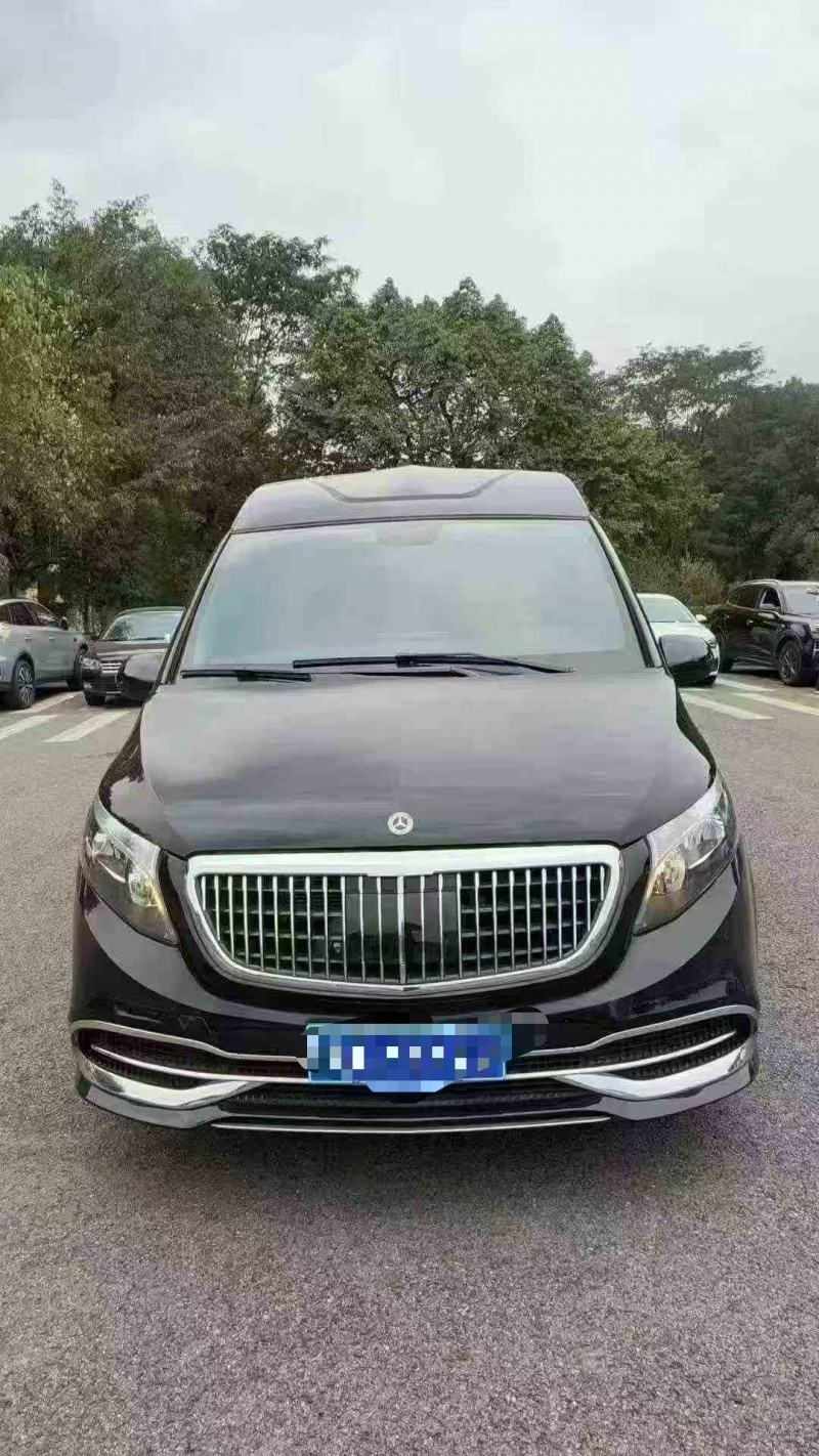 重庆24年奔驰威霆1