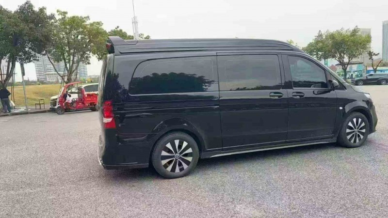 重庆24年奔驰威霆7