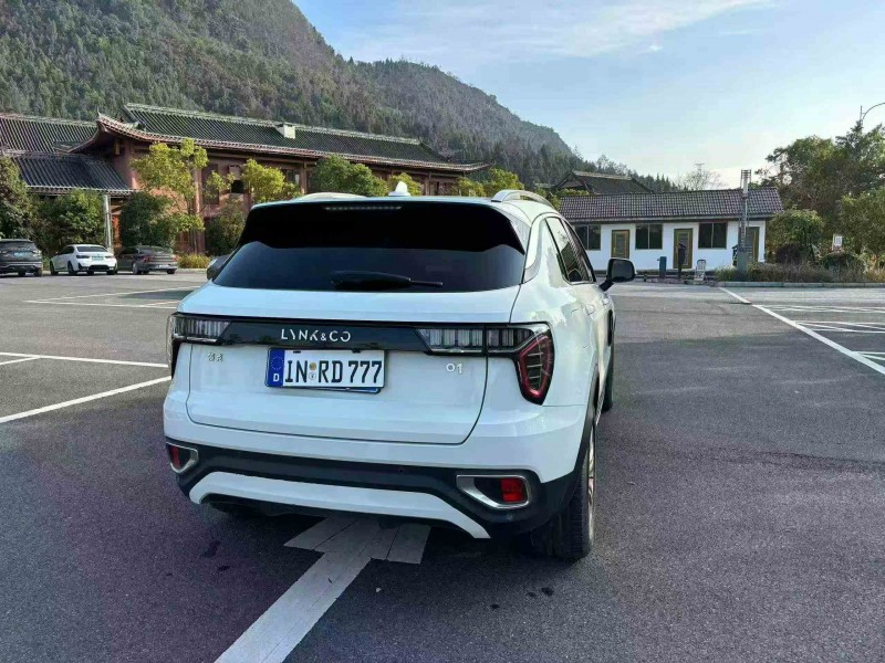 重庆18年领克018