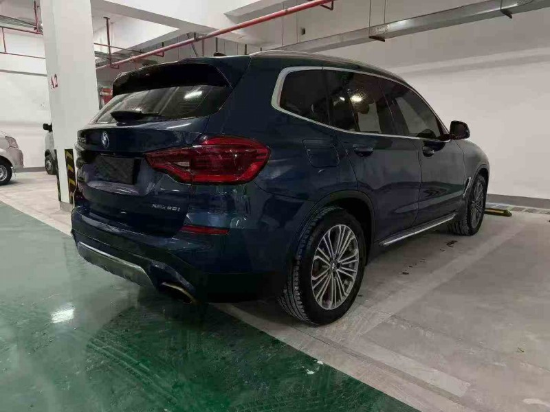 重庆19年宝马X38