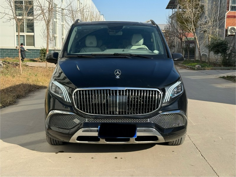 新乡24年奔驰威霆1