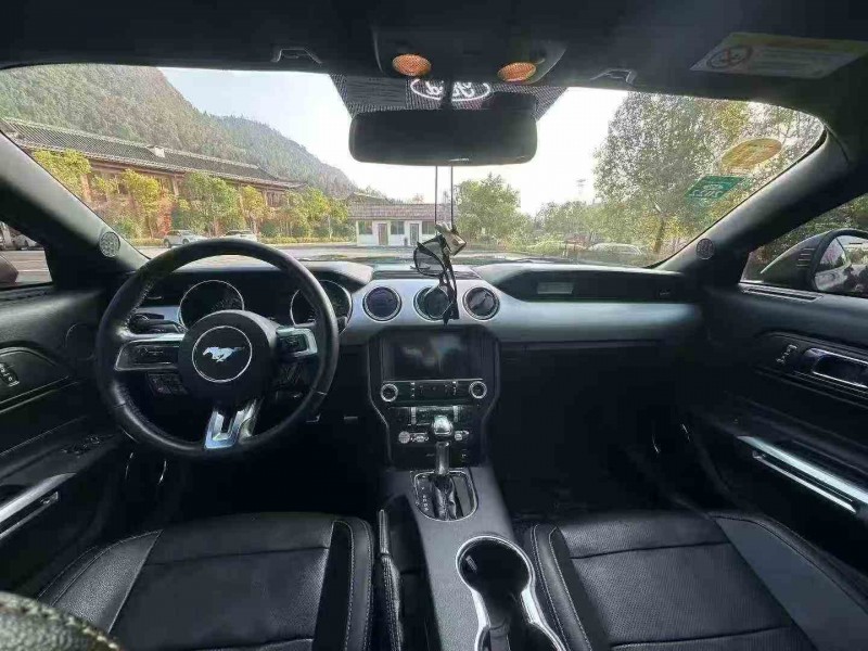 重庆18年福特野马5