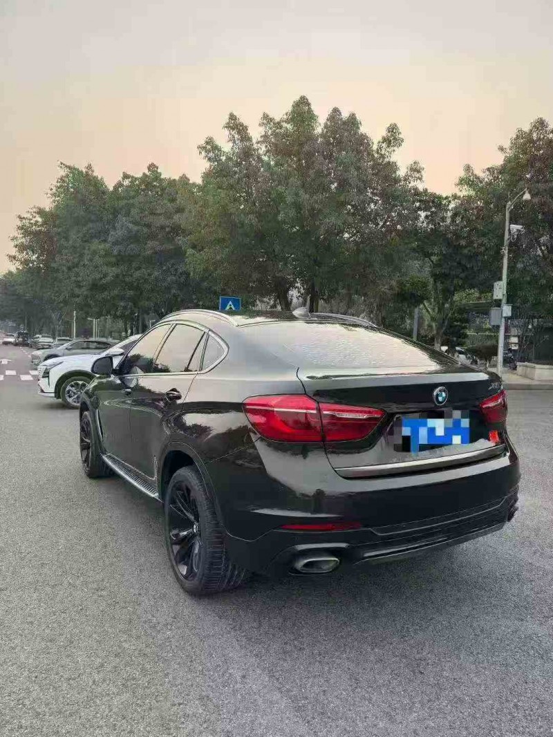 重庆18年宝马X67