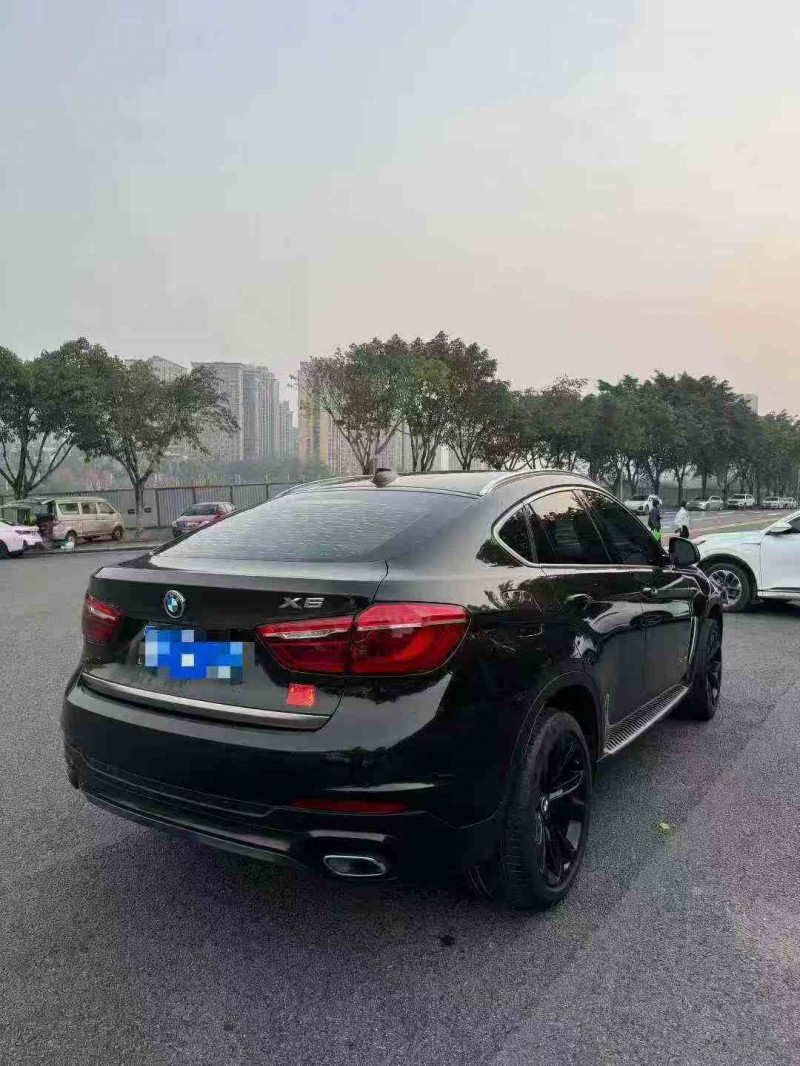 重庆18年宝马X68